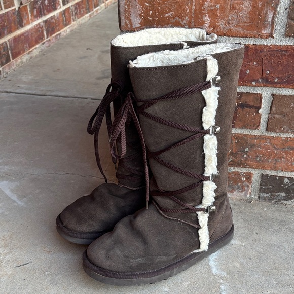 UGG Whitley Classic Tall Boots! Women’s 8 - Picture 1 of 9